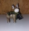 Eland met groene of rode sjaal Eland met groene of rode sjaal